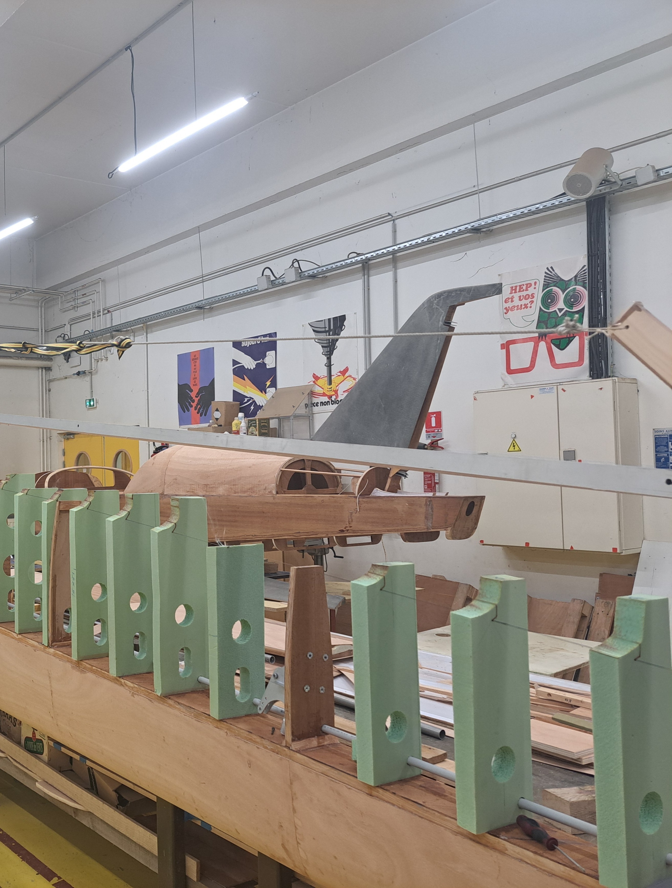 Chantier Drakkar — fuselage en cours